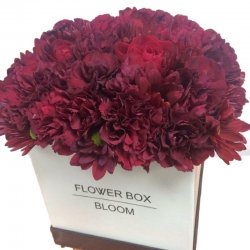 סידור פרחים בקופסה