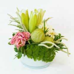 סידור פרחים חגיגי